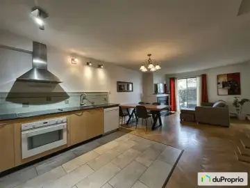 Semi Detached with x Bedrooms, x Bathroom