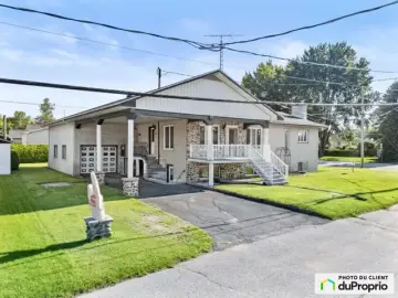 Detached House with x Bedrooms, x Bathroom