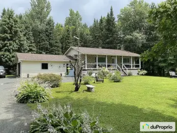 Detached House with x Bedrooms, x Bathroom