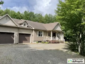 Detached House with x Bedrooms, x Bathrooms