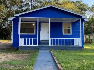 Detached House with xxxx sqft, x Bedrooms, x Bathroom