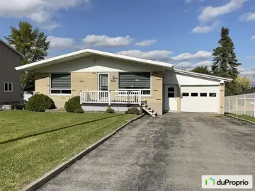 Detached House with x Bedrooms, x Bathroom