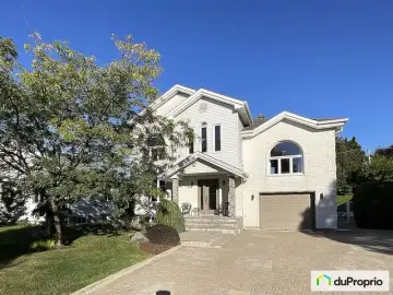 Detached House with x Bedrooms, x Bathrooms