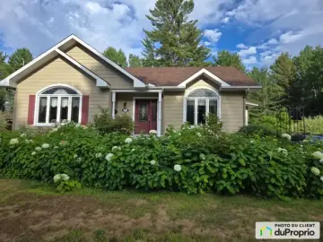 Detached House with x Bedrooms, x Bathrooms