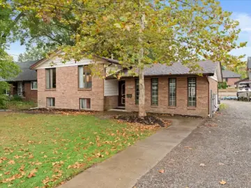 Land with x Bedrooms, x Bathrooms