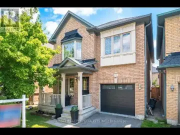 Detached House with xxxx sqft, x Bedrooms, x Bathroom