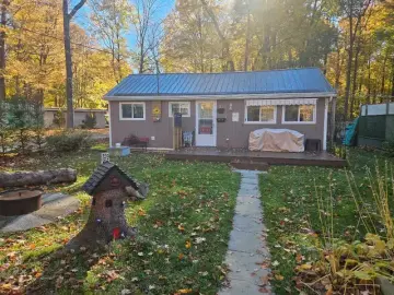 Cottage with * Bedrooms, * Bathroom