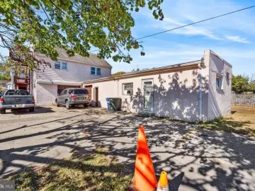 Detached House with **** sqft, * Bedrooms, * Bathroom