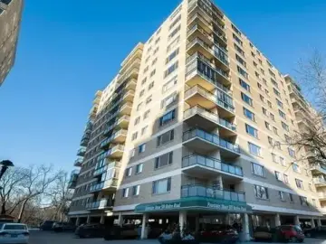 Condominium with 613 sqft, 1 Bedroom, 1 Bathroom