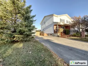 Semi Detached with 3 Bedrooms, 1 Bathroom