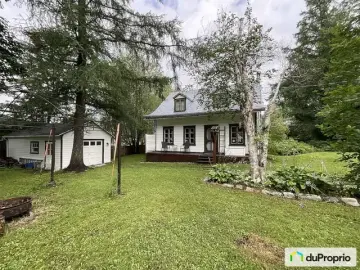 Detached House with x Bedrooms, x Bathrooms