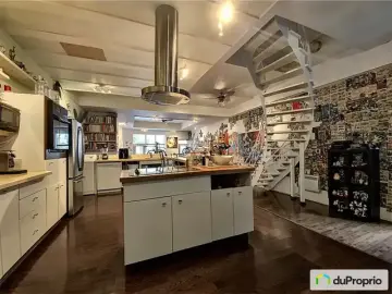 Cottage with x Bedrooms, x Bathrooms