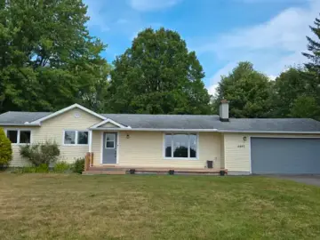 Detached House with xxxx sqft, x Bedrooms, x Bathroom
