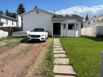 Detached House with x Bedrooms, x Bathrooms