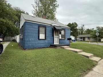 Detached House with xxx sqft, x Bedroom, x Bathroom