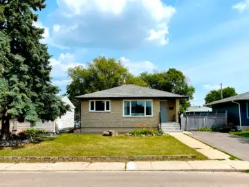 Detached House with xxx sqft, x Bedrooms, x Bathrooms