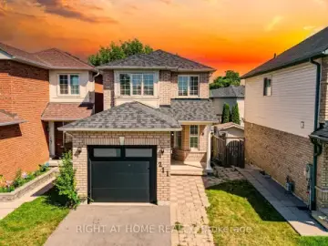 Semi Detached with x sqft, x Bedrooms, x Bathrooms