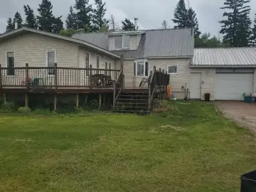 Detached House with x Bedrooms, x Bathrooms