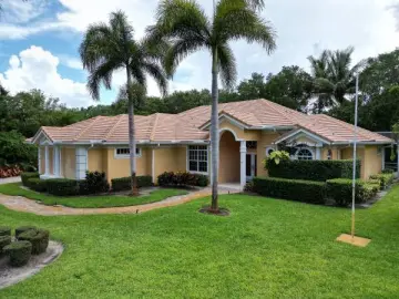 Detached House with xxxx sqft, x Bedrooms, xx Bathroo