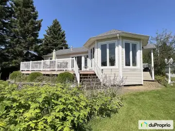 Detached House with x Bedrooms, x Bathroom