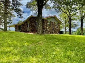 Detached House with x Bedrooms, x Bathrooms
