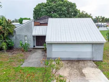 Detached House with xxxx sqft, x Bedrooms, x Bathroom