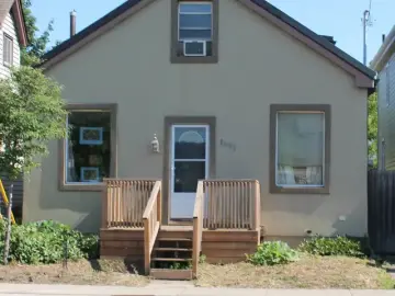 Detached House with xxxx sqft, x Bedrooms, x Bathroom