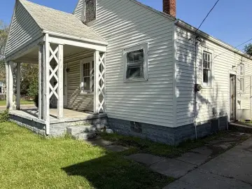 Detached House with x Bedrooms, x Bathroom
