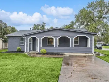 Detached House with xxxx sqft, x Bedrooms, x Bathroom