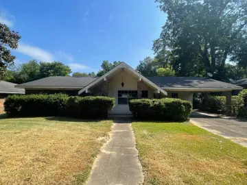 Detached House with xxxx sqft, x Bedrooms, x Bathroom