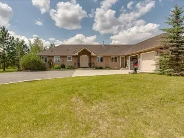 Detached House with x Bedrooms, x Bathrooms