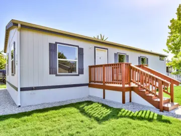 Detached House with xxxx sqft, x Bedrooms, x Bathroom