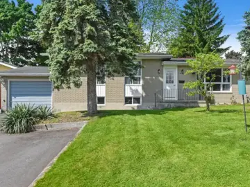 Detached House with xxxx sqft, x Bedrooms, x Bathroom