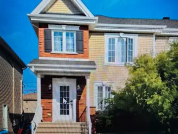 Detached House with x Bedrooms, x Bathroom