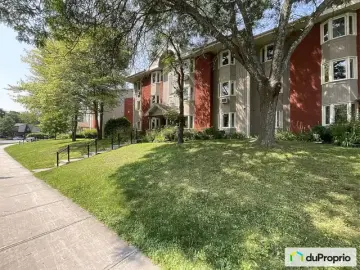 Condominium with x Bedrooms, x Bathroom