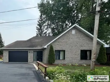 Detached House with x Bedrooms, x Bathroom