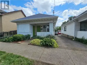 Detached House with xxx sqft, x Bedrooms, x Bathrooms