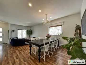 Detached House with x Bedrooms, x Bathroom