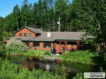 Detached House with x Bedrooms, x Bathrooms
