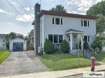 Detached House with x Bedrooms, x Bathrooms