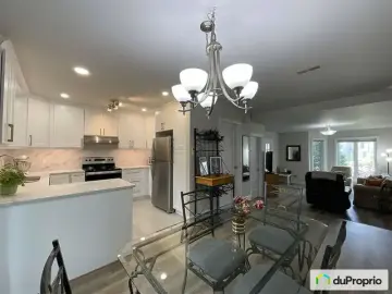 Condominium with x Bedrooms, x Bathroom