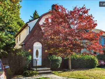 Detached House with xxxx sqft, x Bedrooms, x Bathroom