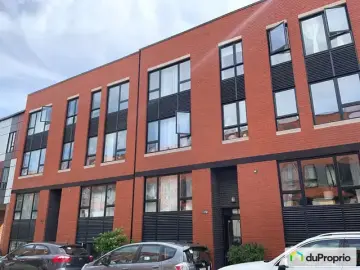 Condominium with x Bedrooms, x Bathroom