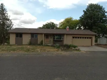 Detached House with xxxx sqft, x Bedrooms, x Bathroom