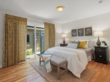 Detached House with xxxx sqft, x Bedrooms, x Bathroom