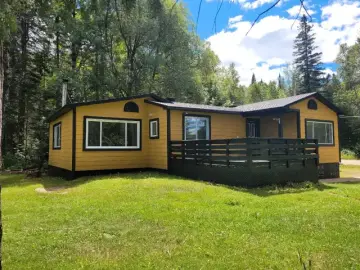 Detached House with x Bedrooms, x Bathroom