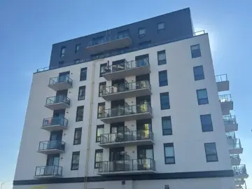 Condominium with xxx sqft, x Bedroom, x Bathroom