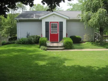 Detached House with xxxx sqft, x Bedrooms, x Bathroom