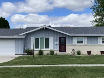 Detached House with xxxx sqft, x Bedrooms, x Bathroom