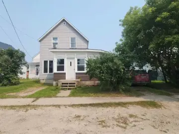 Detached House with x Bedrooms, x Bathroom